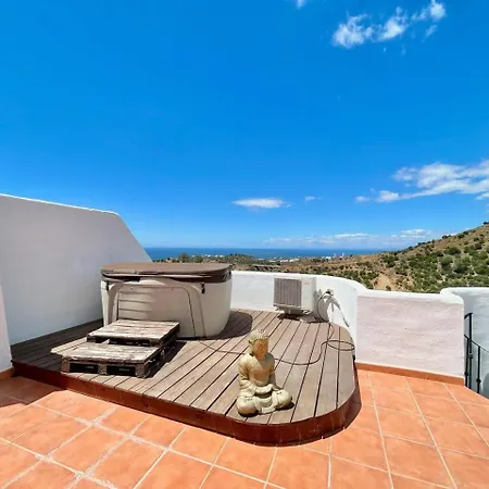 Vistas Al Mar Con Jacuzzi En Calahonda Parking Apartment